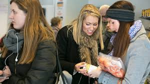 Đây là loại hình siêu thị đầu tiên trên thế giới. Nó không chỉ nhằm vào đối tượng khách hàng có thu nhập thấp và bất cứ ai quan tâm đến vấn đề lãng phí thực phẩm nội địa.