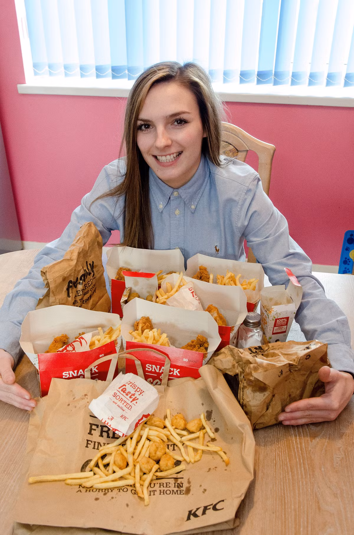 “Chưa bao giờ cuộc sống của tôi khó khăn vậy. Tôi không thể ăn bất cứ thứ gì, kể cả hoa quả tươi”. Georgie cho biết.