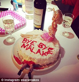 Hay cô dâu chọn tự do bằng cách "nhận" chú rể xuống đất.