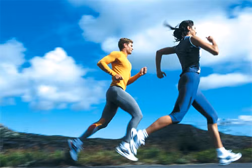 Chạy bộ. Khi cơ thể hoạt động liên tục, thì những chiếc áo lót nịt ngực dạng thể thao rất quan trọng, nó có độ đàn hồi tốt và không để lại vết lằn trên da.