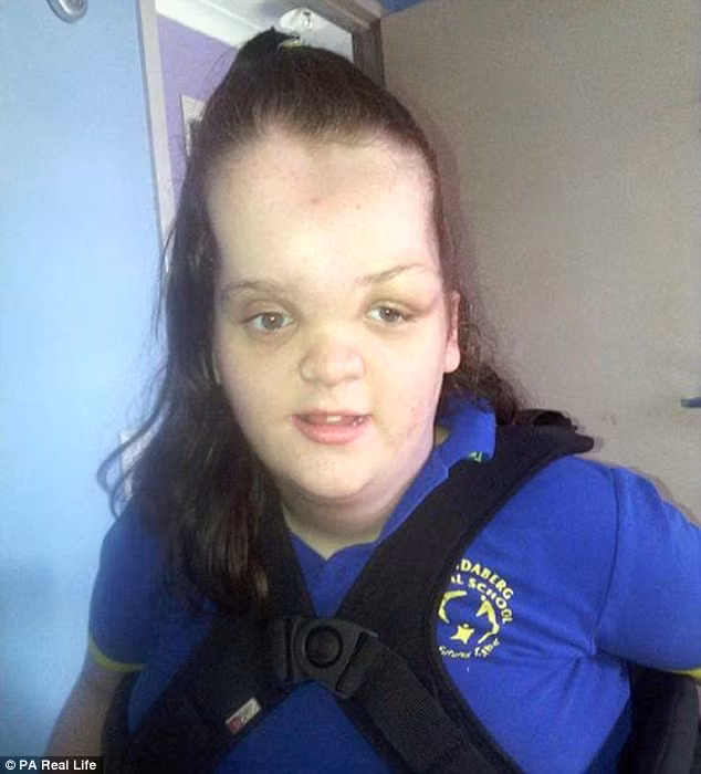 Cuối năm nay, Tori cũng cũng sẽ phải trải qua phẫu thuật cắt buồng trứng sau khi phát hiện có u nang. Vì thế mà cô sẽ không bao giờ có con.