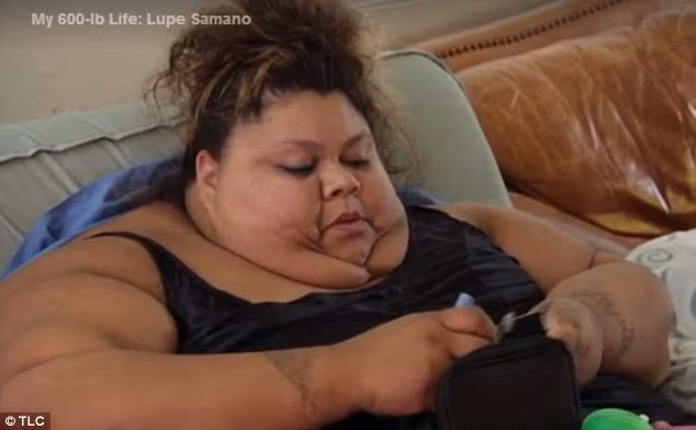 Khi trọng lượng quá tải, Lupe lâm vào tình trạng hôn mê do tiểu đường và quá nhiều chất béo quanh cổ đã khiến cô không thể thở nổi. Cuối cùng, cô phải dùng máy thở.