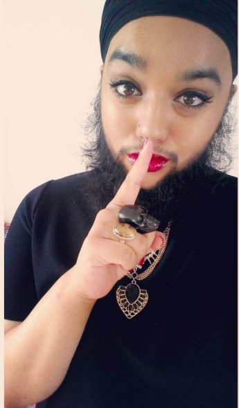 Cô chia sẻ: "Việc trở thành người mẫu trên sàn diễn thời trang thật tuyệt vời. Cuối cùng tôi đã có cơ hội cho mọi người thấy sự tự tin của tôi và khẳng định chuẩn mực cái đẹp của bản thân. Tôi biết rằng mọi khán giả sốc và ngạc nhiên khi tôi xuất hiện".