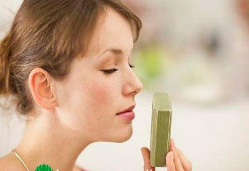 Ngửi hương vani. Thường những người béo phì nhìn thấy đồ ngọt không thể cưỡng lại được. Nếu bạn chịu khó ngửi hương vani sẽ ngăn chặn được cảm giác này.