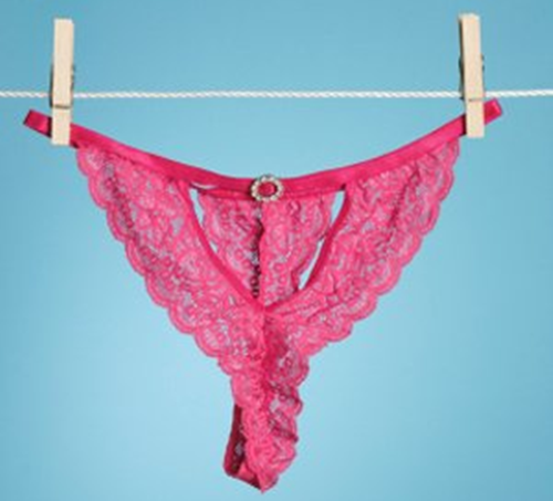 Tránh xa loại dung dịch có mùi thơm. Việc dung dịch vệ sinh có mùi thơm sẽ chứa nhiều hóa chất. Những hóa chất này có thể dẫn đến kích ứng da và dị ứng. Nếu bạn vẫn muốn sử dụng nước rửa âm đạo có mùi thơm, hãy chọn loại có mùi thơm nhẹ nhàng, vừa phải.