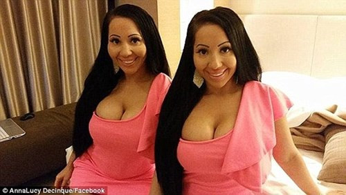 Khoản tiền khổng lồ đó được cặp song sinh chi cho việc xóa các phần không giống nhau trên khuôn mặt, bơm môi, độn ngực, tạo lông mày và cấy lông mi giả. Vẻ ngoài hoàn hảo, nóng bỏng và những nỗ lực để ngày càng giống nhau hơn đã khiến Anna và Lucy được không chỉ truyền thông Úc và cả thế giới chú ý đến.