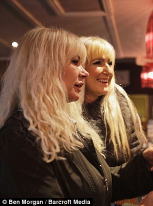 Cô Jane đang lo sợ, một ngày nào đó, cô sẽ già hơn mẹ mình.