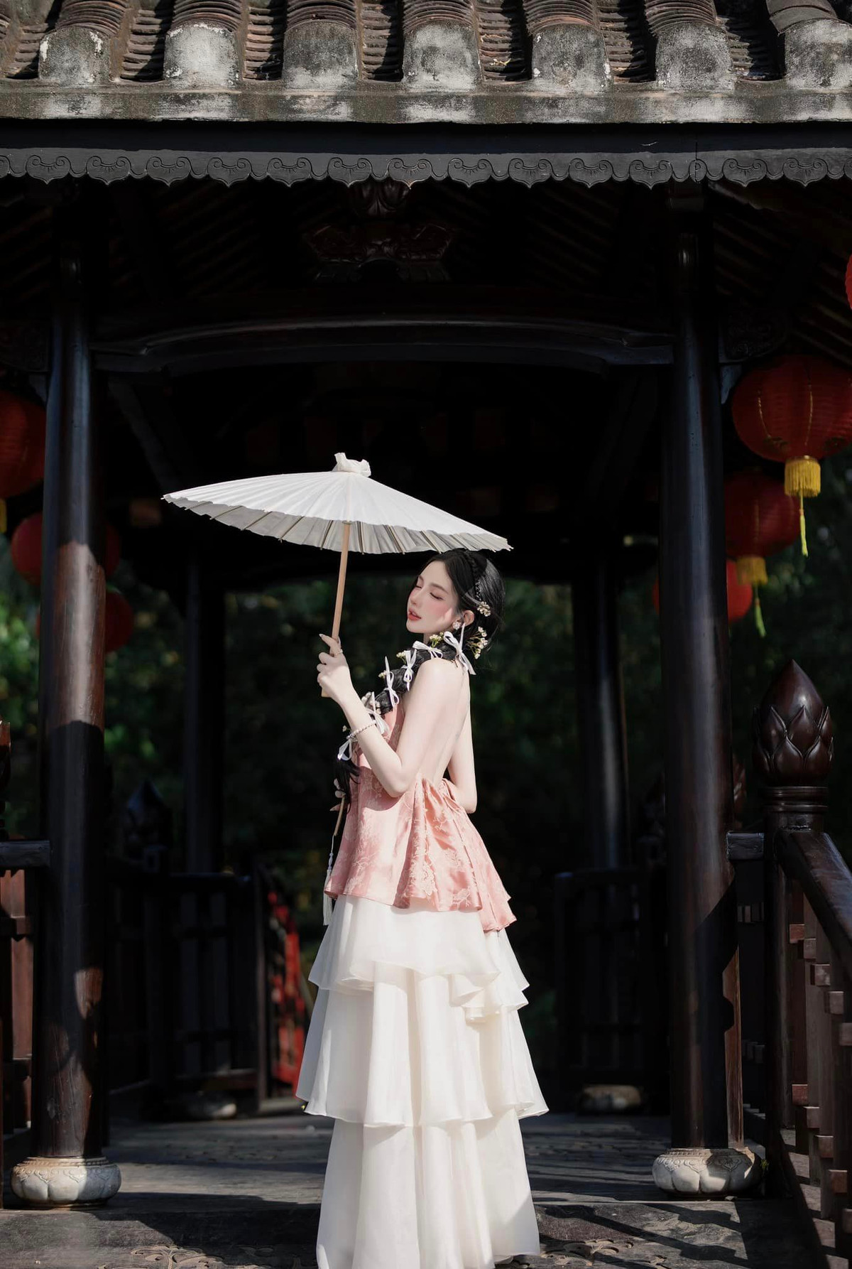 Kim Linh là một trong số ít các hot girl 9X nổi tiếng nhờ tài kinh doanh nhạy bén và nhan sắc cực nuột nà.