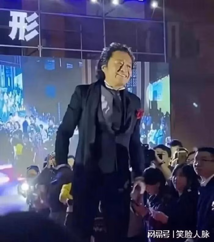 Giat minh voi gia cat-xe cua Ma Canh Dao khi ve nong thon hat-Hinh-2