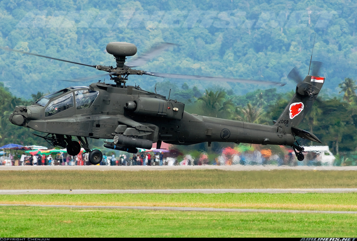 Như đã đề cập ở trên, AH-64D Apache hiện là một trong những mẫu trực thăng tấn công tốt nhất thế giới, một sản phẩm quân sự tối tân của nước Mỹ. Nguồn ảnh: Airlines.net