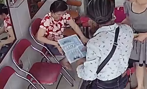 Man "ao thuat" trom cap cua ga tiep thi bi camera lat tay the nao?-Hinh-4