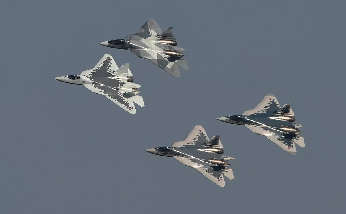 Su-57 chốt hợp đồng đầu tiên, khách hàng thân thiết của Nga Su-57 chot hop dong dau tien, khach hang than thiet cua Nga