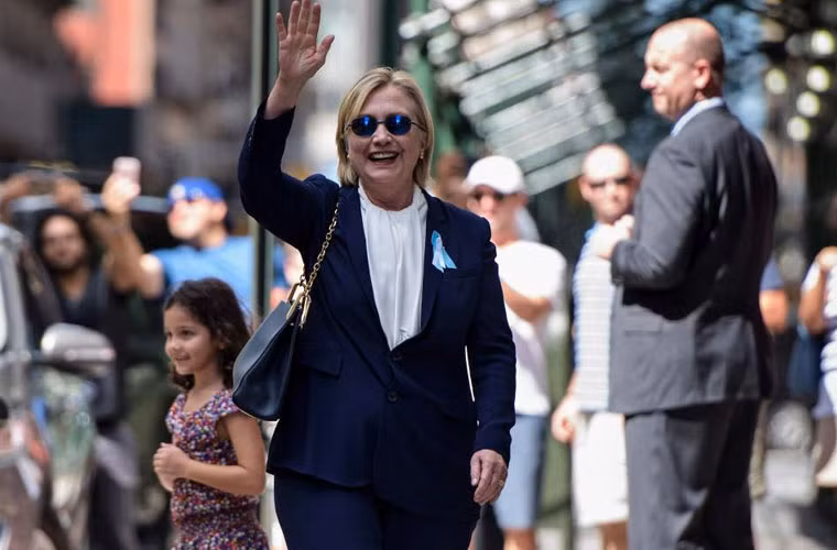 Sot xinh xich chum anh “ban sao” ba Hillary Clinton