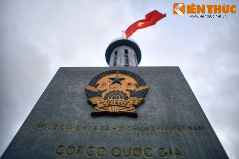 Có thể nói, Cột cờ Lũng Cú llà một công trình đặc biệt, được xây dựng nhằm khẳng định vị thế của đất nước, chủ quyền của Tổ quốc và tôn vinh tinh thần yêu nước, anh dũng bảo vệ từng tấc đất thiêng liêng của Tổ quốc của đồng bào, chiến sĩ nơi đây.