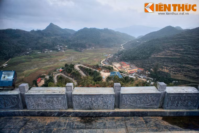 Ngày nay, cột cờ thiêng liêng này là điểm ghé thăm không thể bỏ qua của các bạn trẻ trên cung đường khám phá mảnh đất địa đầu Hà Giang.