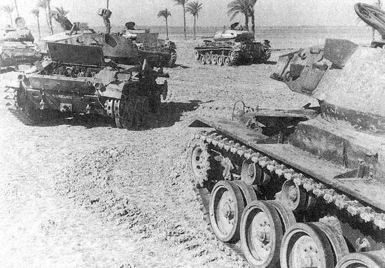 Theo thống kê, thiệt hại của Ấn Độ trong 13 ngày chiến sự là khoảng 2.500 đến 3.800 người chết và bị thương, phía Pakistan có 9.000 người chết, 25.000 người bị thương và 97.000 người bị bắt làm tù binh.