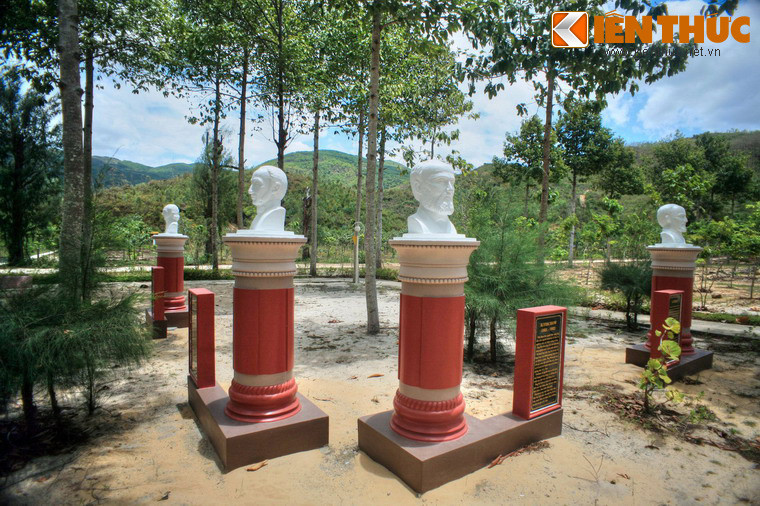 Ngoài tượng các danh nhân y học, khu vườn tượng còn có những bức tượng ghi nhớ công lao các thầy thuốc cùng những người có đóng góp trong việc xây dựng Trại phong Quy Hòa và nghiên cứu cách chữa bệnh phong.