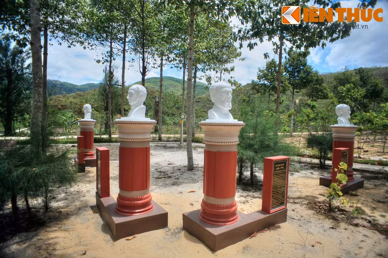 Ngoài tượng các danh nhân y học, khu vườn tượng còn có những bức tượng ghi nhớ công lao các thầy thuốc cùng những người có đóng góp trong việc xây dựng Trại phong Quy Hòa và nghiên cứu cách chữa bệnh phong.