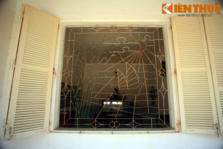 Căn phòng nơi ông trút hơi thở cuối cùng sau đó được giữ lại làm nơi lưu giữ các ký ức về nhà thơ tài hoa bạc mệnh của nước Việt…