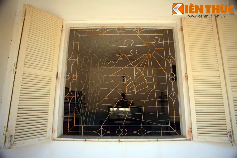 Căn phòng nơi ông trút hơi thở cuối cùng sau đó được giữ lại làm nơi lưu giữ các ký ức về nhà thơ tài hoa bạc mệnh của nước Việt…