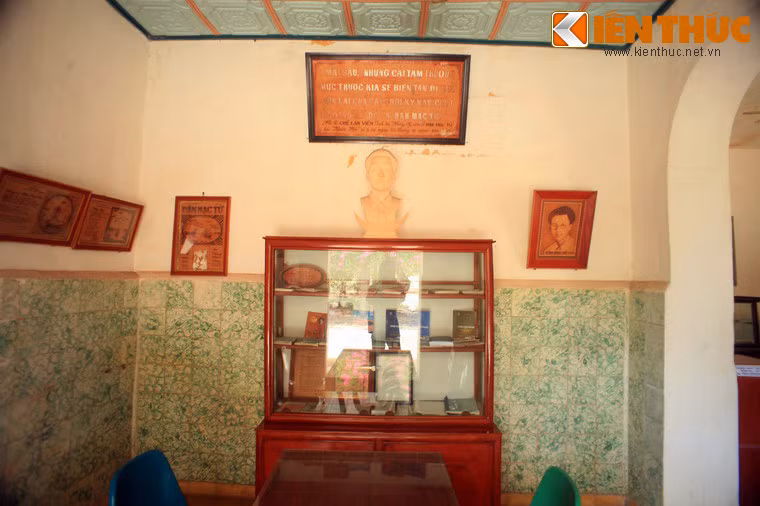 Hàn Mặc Tử tên thật là Nguyễn Trọng Trí. Ông làm thơ từ năm 16 tuổi lấy bút danh là Phong Trần rồi Lệ Thanh. Đến năm 1936 ông mới đổi bút danh là Hàn Mạc Tử, sau ông lại đổi thành Hàn Mặc Tử, nghĩa là chàng trai đứng sau bức rèm lạnh lẽo, trống trải.