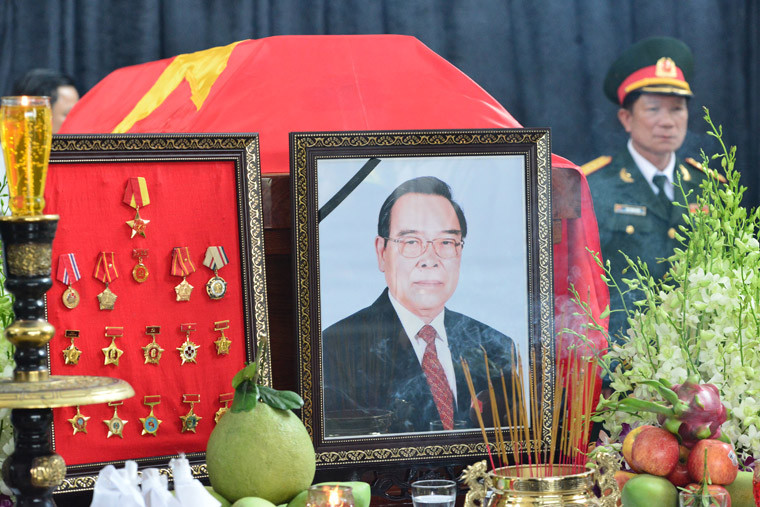 Linh cữu Nguyên Thủ tướng Phan Văn Khải tại nhà riêng ở huyện Củ Chi, TP HCM.