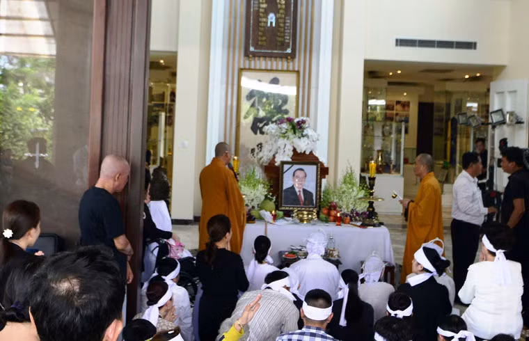 Người thân bên linh cữu Nguyên Thủ tướng Phan Văn Khải.