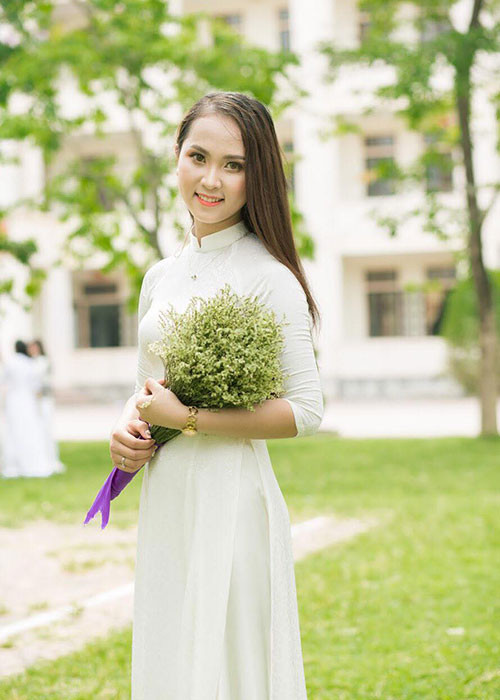 Trước Hoa hậu Việt Nam 2018, Diệu Ngân từng về nhất cuộc thi Người đẹp thanh niên thanh lịch huyện Diễn Châu 2017.