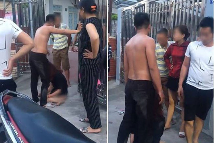 Theo An ninh Thủ đô, qua điều tra bước đầu của Công an TP Hạ Long, vụ việc xảy ra vào khoảng 18h30 ngày 4/7, chị Trần Thị G. (SN 1993, trú tại Đô Lương, Nghệ An) và anh Phạm Quang V. (SN 1990, ở phường Bãi Cháy, TP Hạ Long) đang ở trong một nhà trọ ở khu vực phường Cao Thắng, TP Hạ Long thì bị một nhóm người, trong đó có chị Đinh Thị H.T (SN 1994, vợ anh V), bà Trương Thị Th. (SN 1956, mẹ đẻ anh V) cùng một số người nhà bên vợ anh V xông vào dùng tay chân, ống kẽm… đánh gây thương tích và xé quần, kéo lê chị G. từ phòng trọ ra ngoài ngõ. (Ảnh chụp từ clip vụ đánh ghen)