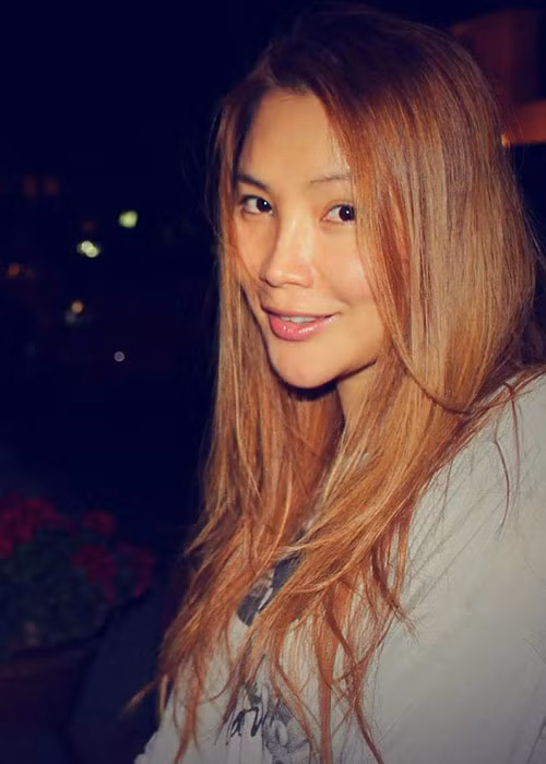 Từ năm 2000 đến 2002, cô giành giải nhất các cuộc thi: Giọng hát hay Sinh viên Toàn quốc, các trường Nghệ thuật Chuyên nghiệp Toàn quốc, Liên hoan giọng hát khu vực đồng bằng sông Hồng, Tiếng hát Truyền hình Hà Nội. Ảnh: FBNV