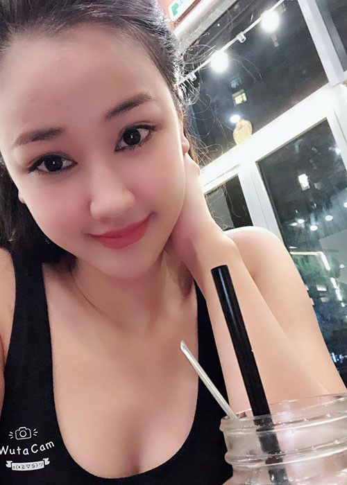 Maya than thở năm nay cũng đón sinh nhật một mình.