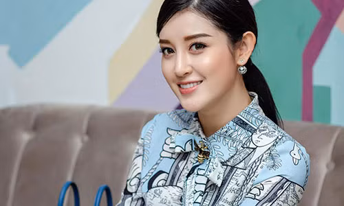 Sau nghi van sap cuoi, Huyen My bi soi nhan tin voi ban trai tin don-Hinh-2