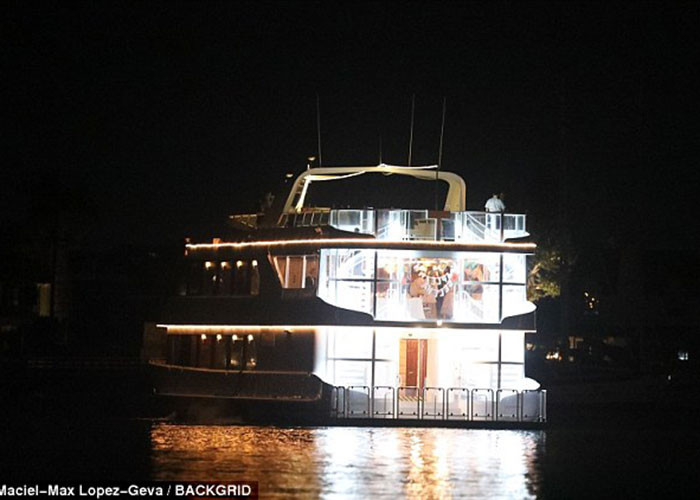 Hình ảnh chiếc du thuyền nơi Selena tổ chức tiệc sinh nhật.