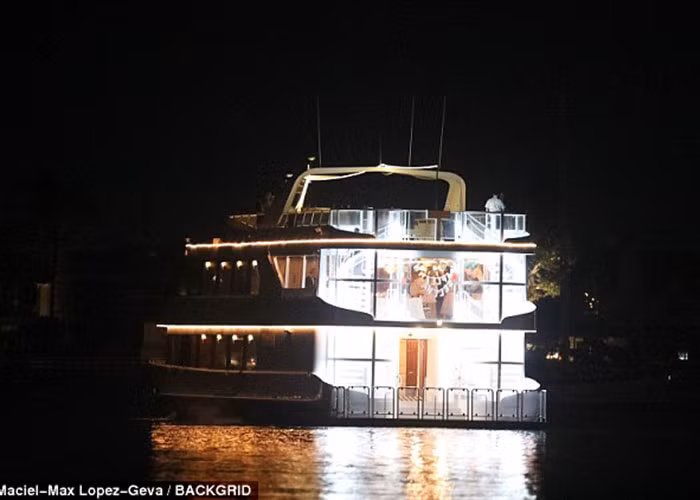 Hình ảnh chiếc du thuyền nơi Selena tổ chức tiệc sinh nhật.