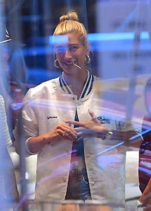 Hailey xinh đẹp, cá tính và tự tin. Cô và Justin được cho là đang tính tới chuyện làm đám cưới tại quê nhà Canada của Justin.