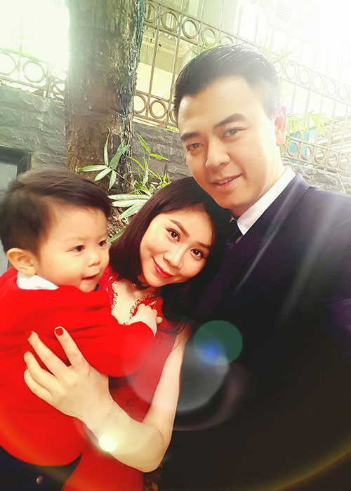 Tháng 8/2015, vợ chồng Tuấn Tú chào đón con trai đầu lòng gia nhập tổ ấm của mình. Cậu nhóc tên Kỳ Nam kháu khỉnh, dễ thương.