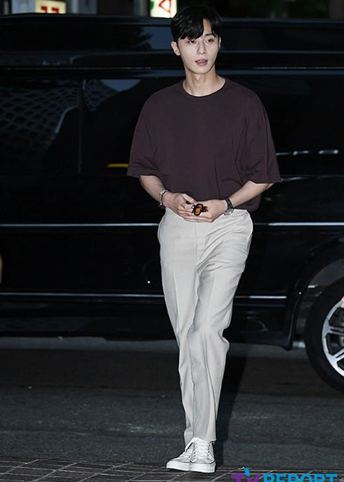 Park Seo Joon cũng ăn diện khá giản dị. Ảnh: Tvreport