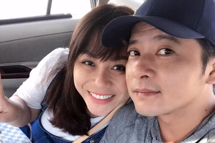 Giống Đan Trường, diễn viên Hoàng Anh cũng là sao nam Việt lấy vợ Việt kiều. Vợ của Hoàng Anh tên Quỳnh Như không hoạt động trong làng giải trí. Hai người làm đám cưới vào tháng 2/2017.