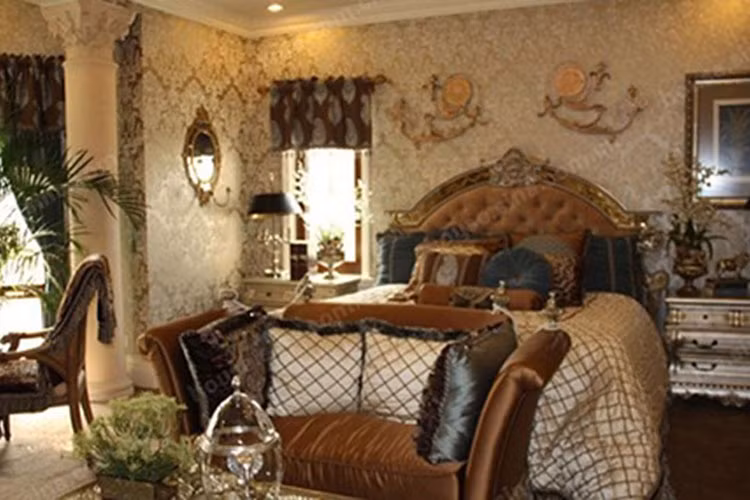 Từ phòng khách tới phòng ngủ đều được bố trí hiện đại, phong cách hoàng gia.