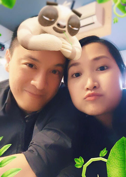 Lam Trường khẳng định anh hoàn toàn là đàn ông, không phải đồng tính. Hiện, sao Việt này đang có tổ ấm hạnh phúc bên bà xã 9x và cô con gái.