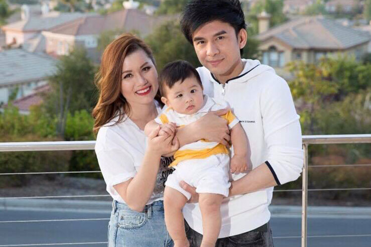 Mặc những lời đồn thổi về giới tính thật, Đan Trường vẫn hạnh phúc bên vợ và con trai. Về phía vợ của Đan Trường, cô luôn bênh vực chồng.