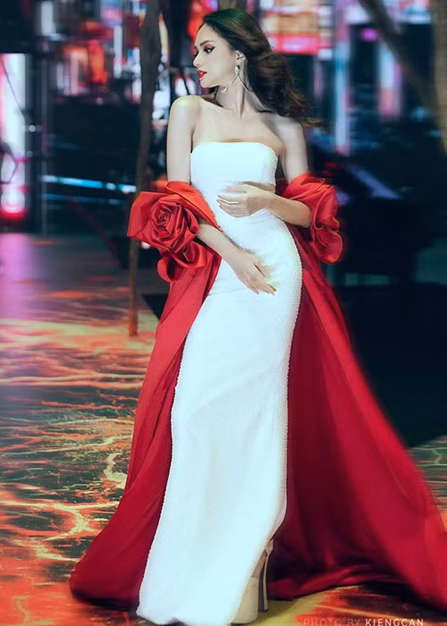 4 tháng sau đăng quang hoa hậu, Hương Giang Idol ngày càng xinh đẹp, gợi cảm.