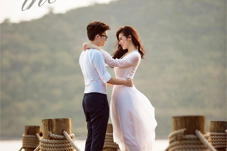 Được biết, chồng sắp cưới của Tú Anh kém cô một tuổi, làm việc trong lĩnh vực xây dựng. Hai người trông rất xứng đôi.