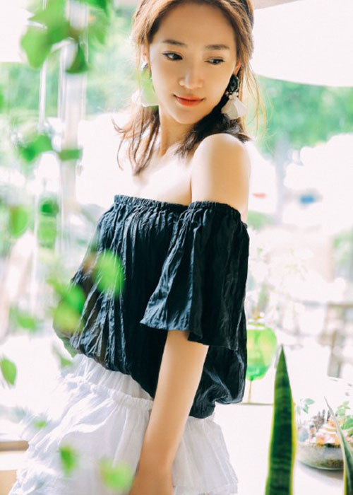 Gần đây khi bộ phim của Nhiếp Viễn - "Diên Hi Công Lược" lên sóng, Tần Tử Việt bày tỏ ủng hộ vai diễn của chồng. Ảnh: Weibo