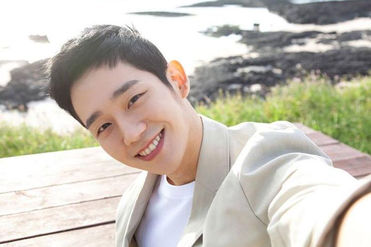 Thông tin Jung Hae In đến Việt Nam gây chú ý. Anh sẽ ở Sài Gòn từ ngày 6/7 đến ngày 8/7 để họp fans và dự một sự kiện âm nhạc. Ảnh: Twitter