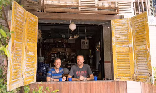 Michael Powell và Jürgen Horn dành nhiều tình cảm đặc biệt với Việt Nam - Ảnh: NVCC