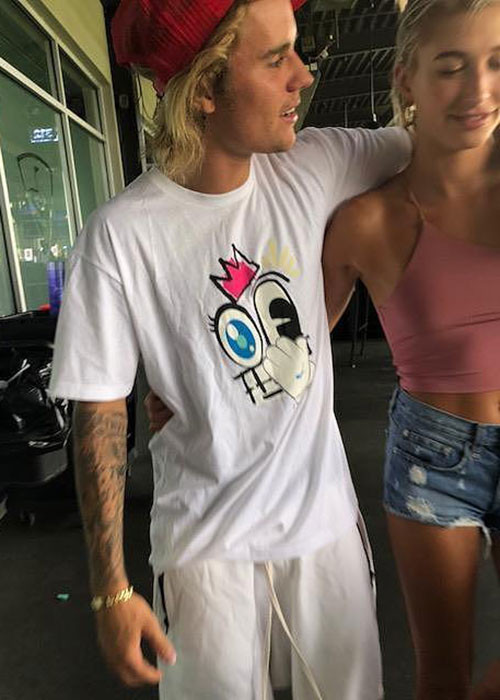 Bên nhau mọi lúc mọi nơi, Justin và Hailey giống như cặp vợ chồng lâu năm.