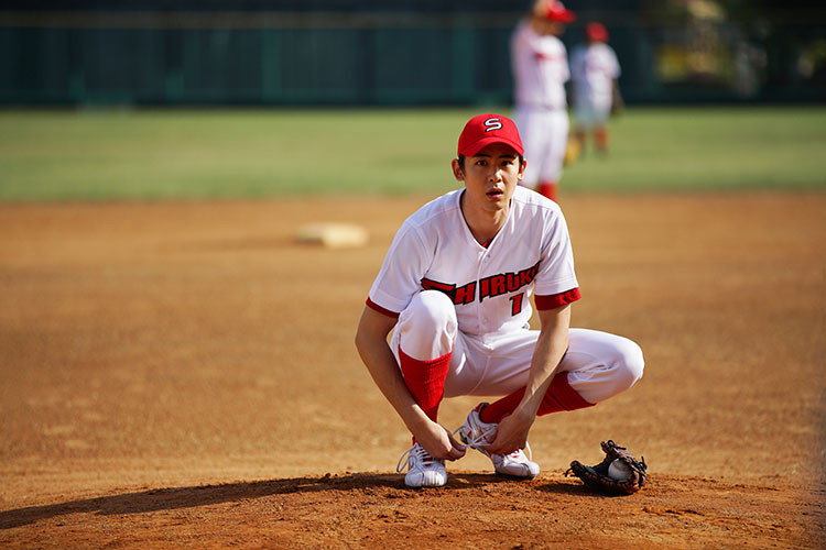 Trong nhóm 2PM, Nichkhun giành được sự chú ý bởi gương mặt điển trai, nụ cười ngọt ngào.