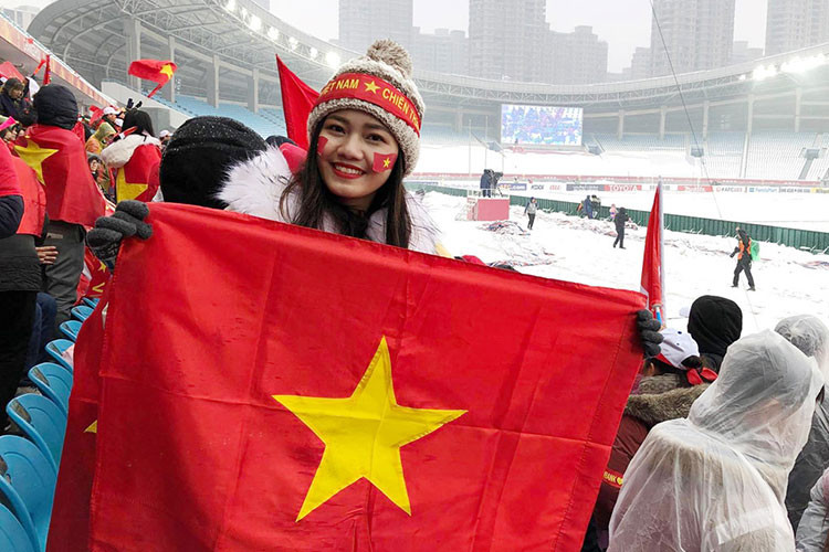 Thanh Tú là fans cuồng của bóng đá Việt Nam.