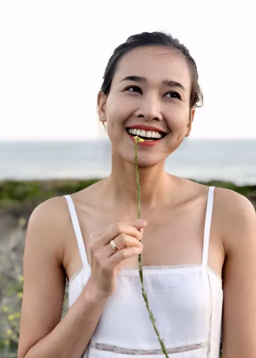 Dương Mỹ Linh phủ nhận tin đồn dao kéo: "Em nói em đẹp tự nhiên mà sao mọi người không tin em chứ. Có người hỏi sao lúc này em trẻ mà xinh vậy. Em cảm ơn và có giải thích vì sao".